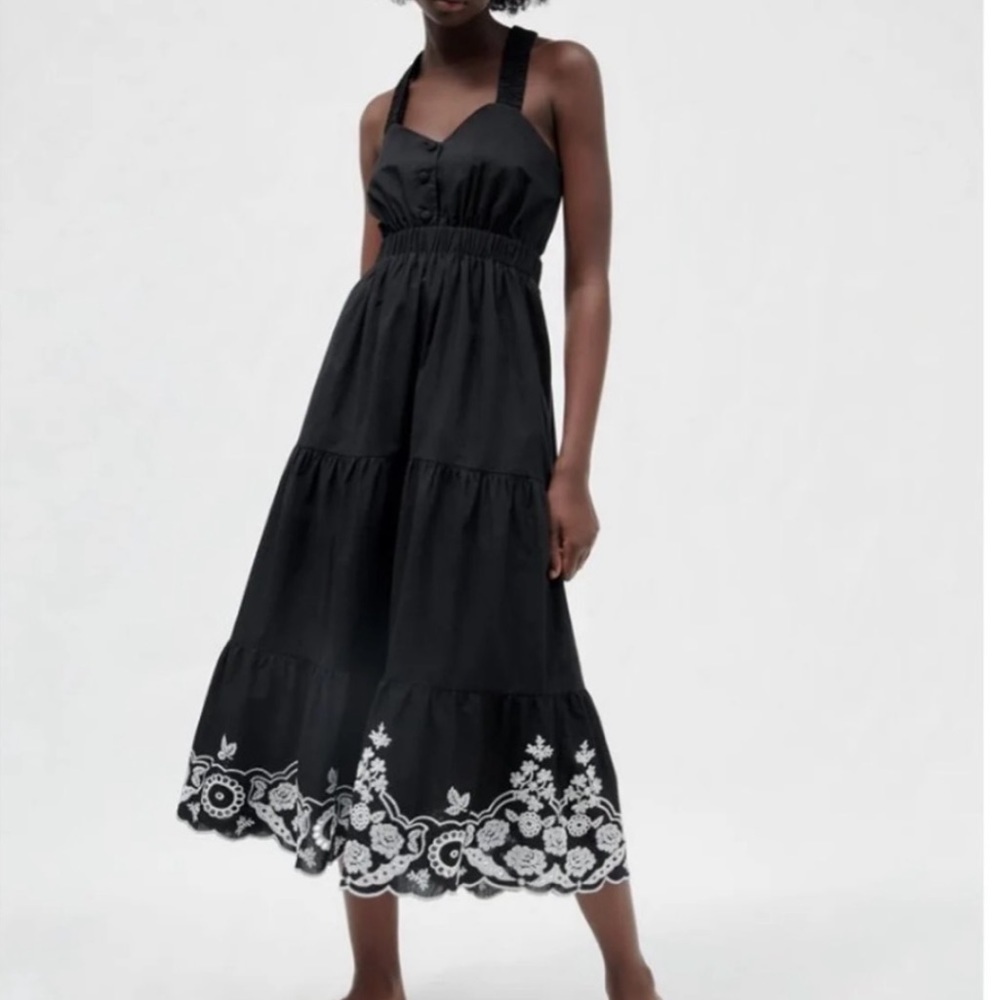 Zara Black Maxi Dres with White Floral Embroidery NWT